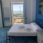 Blue Sea בית הארחה סלרנו